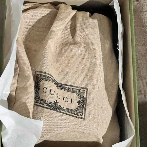 Gucci GG Marmont Matelasse Bucket Bag Mini Black Leather/Suede - Picture 6 of 9